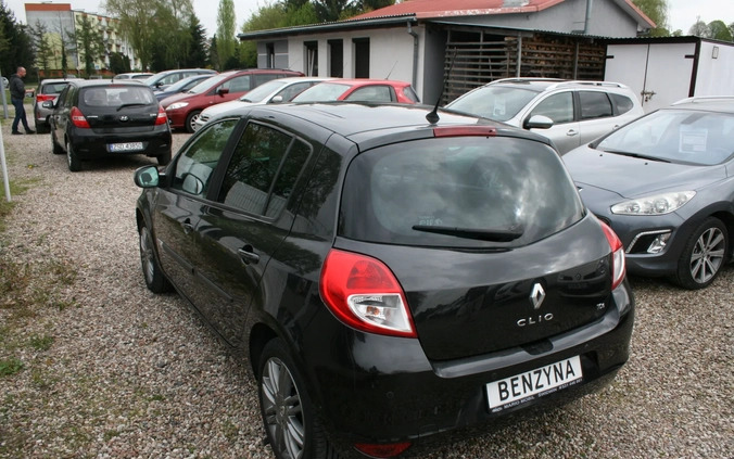 Renault Clio cena 21300 przebieg: 125000, rok produkcji 2011 z Wisła małe 211